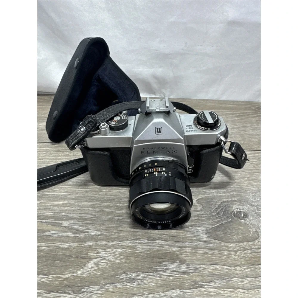 Vintage Honeywell PENTAX SP500 Camera with a Super-Takumar 1:2/55 Lens Works